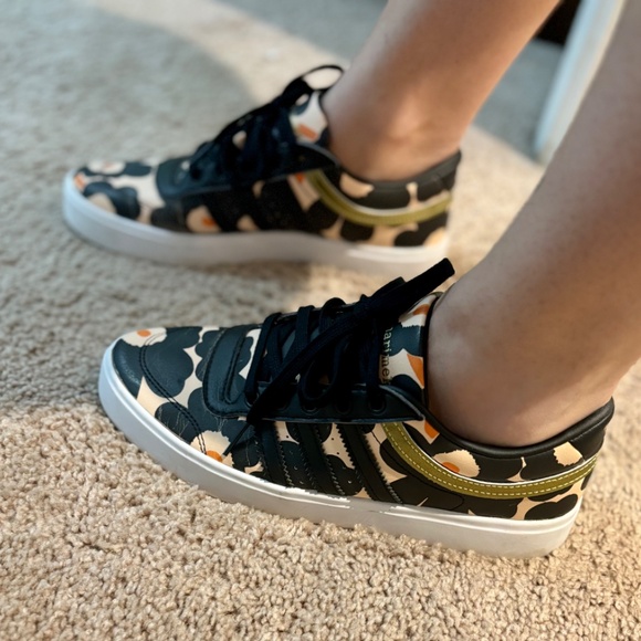Adidas Marimekko Bryony Sneakers Shoe Floral Black Gold GW2264 Women's Size 7.5 - Picture 5 of 11